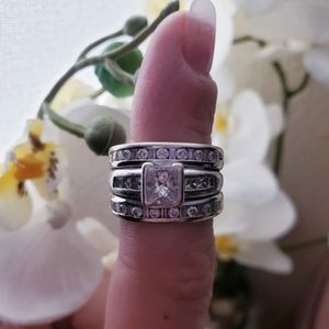 Three-Piece Wedding Ring Set